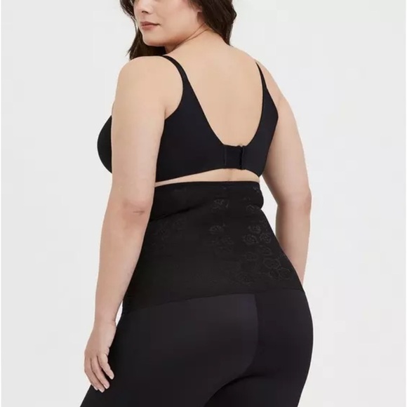 Microfiber Ultra High-Rise Short 360° Smoothing™ Panty - Picture 3 of 6